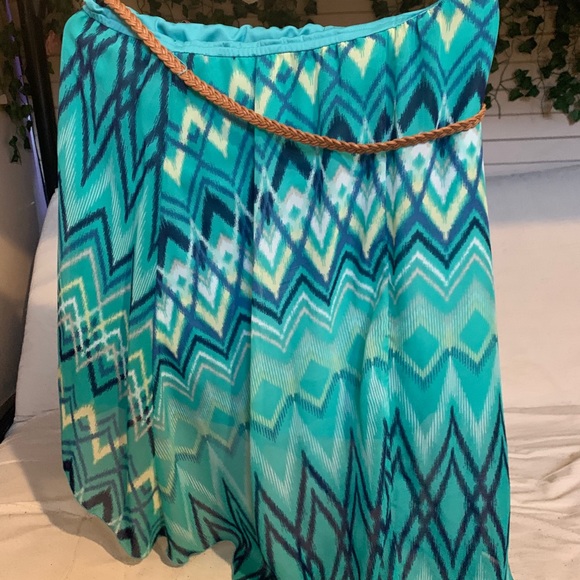 Skirt - Picture 2 of 2